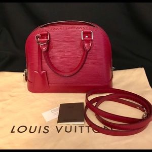 **SALE** LV Fuchsia EPI Alma (SM)
